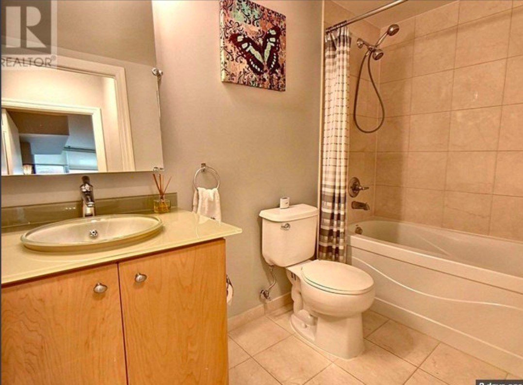 8 Scollard Street - Photo 5