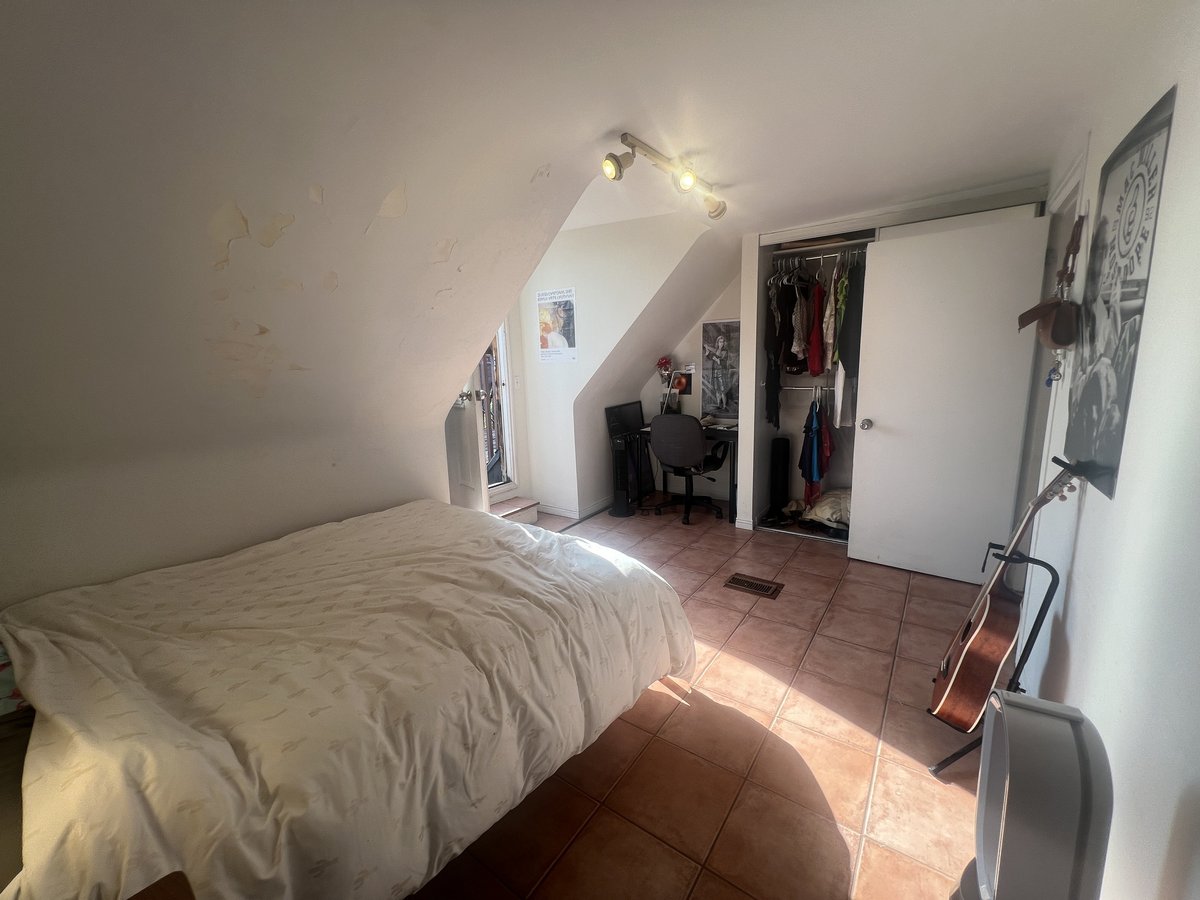 214 Montrose Avenue - Photo 10