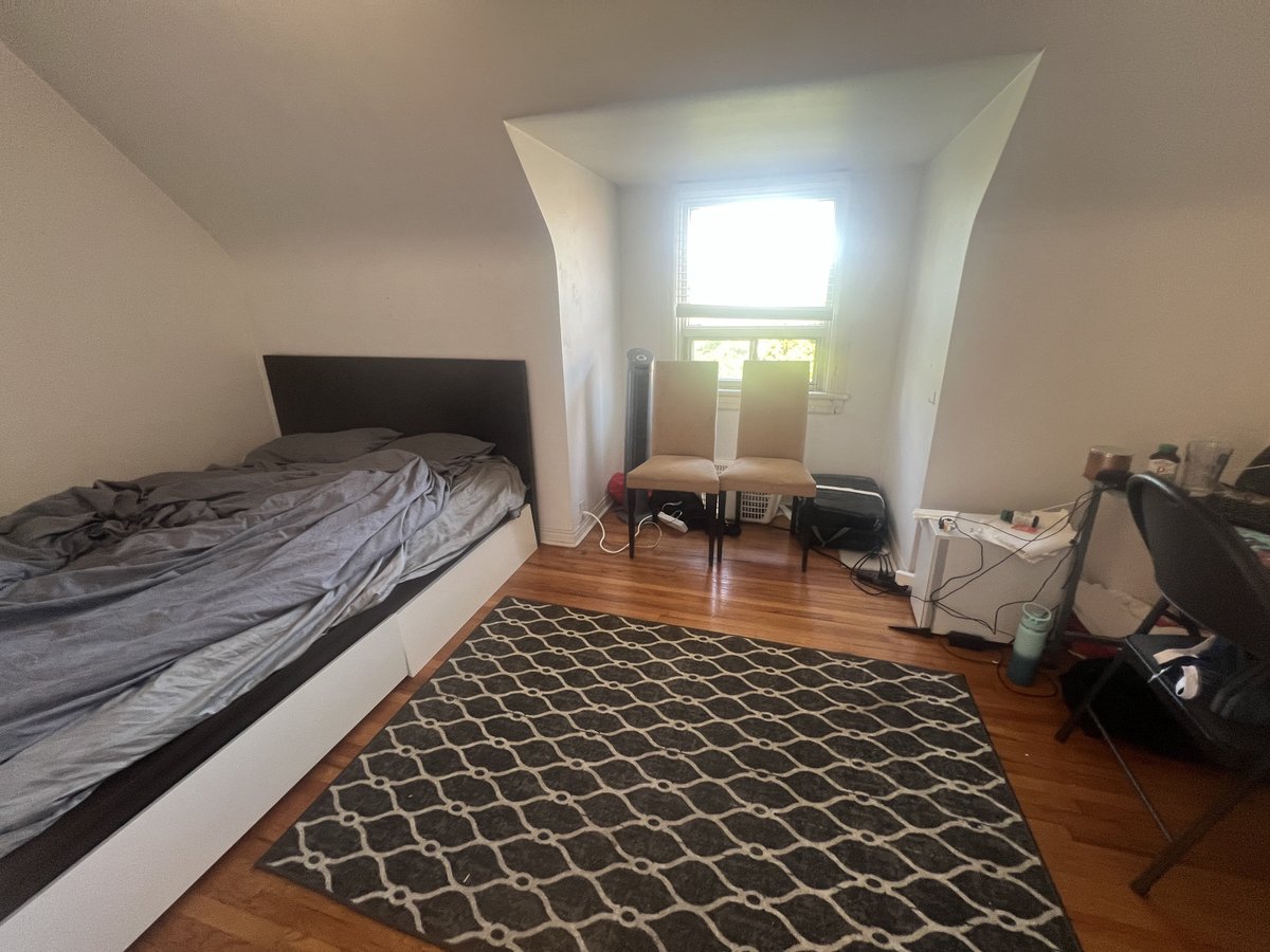 214 Montrose Avenue - Photo 9