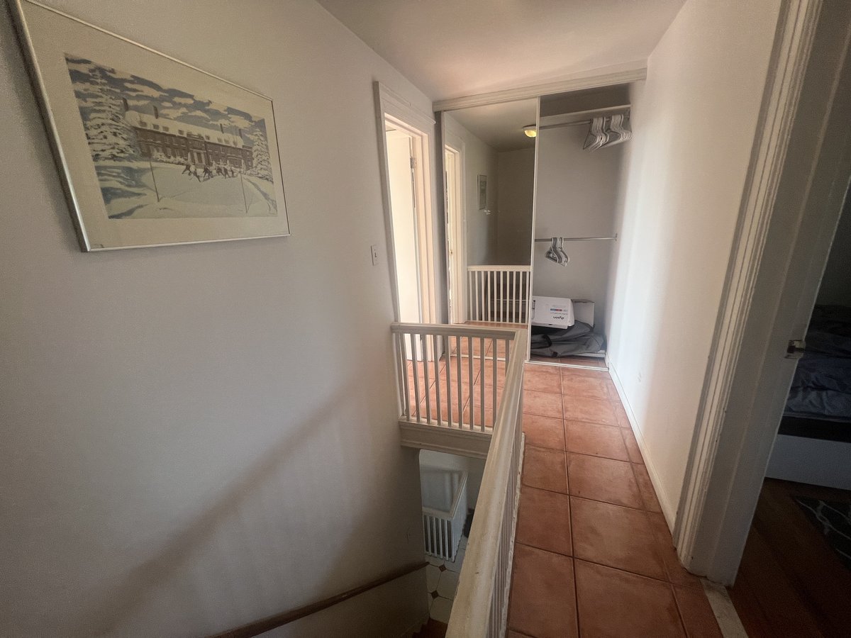 214 Montrose Avenue - Photo 8