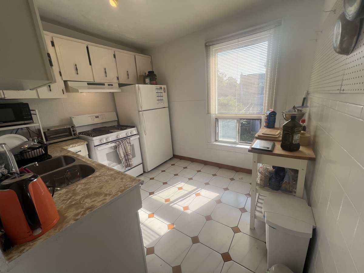 214 Montrose Avenue - Photo 5