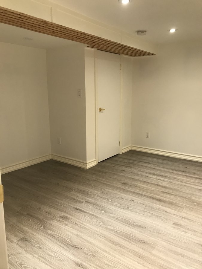 284 Eglinton Avenue West - Photo 3