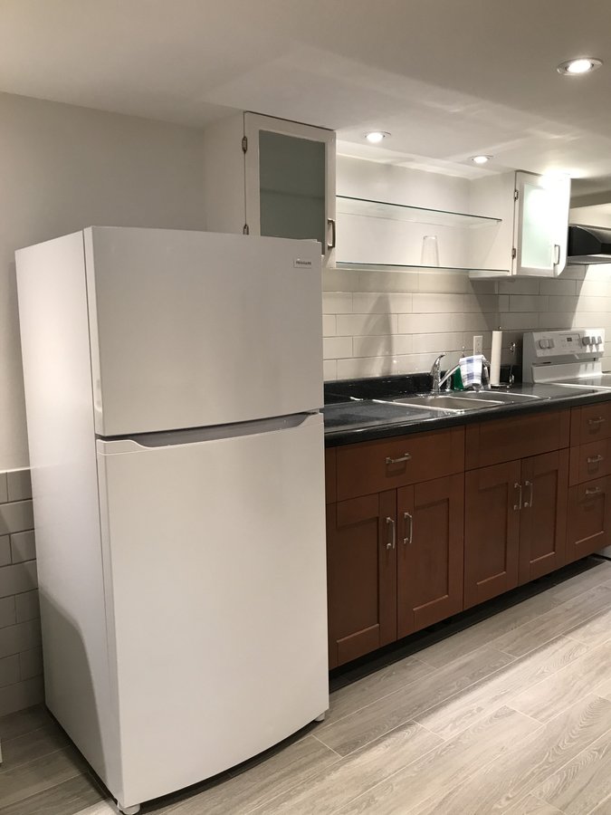 284 Eglinton Avenue West - Photo 5