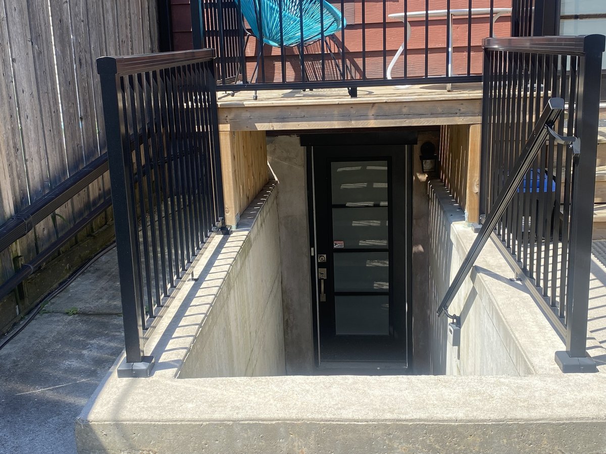 671 Crawford Street - Photo 10