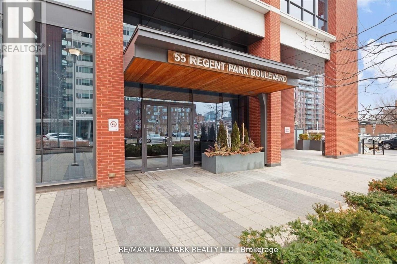 1903 - 55 REGENT PARK BOULEVARD - Photo 2