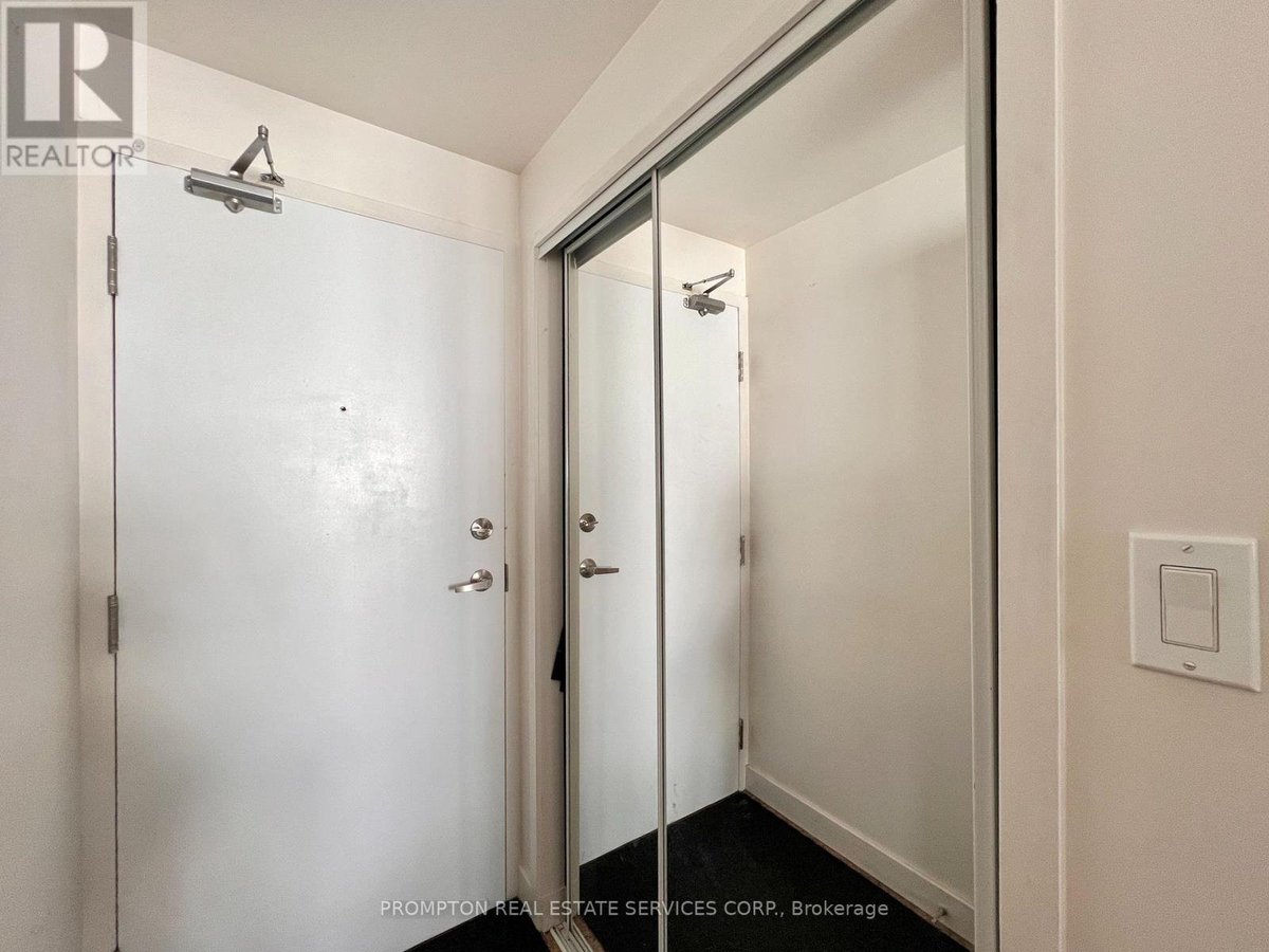 2708 - 10 NAVY WHARF COURT - Photo 23