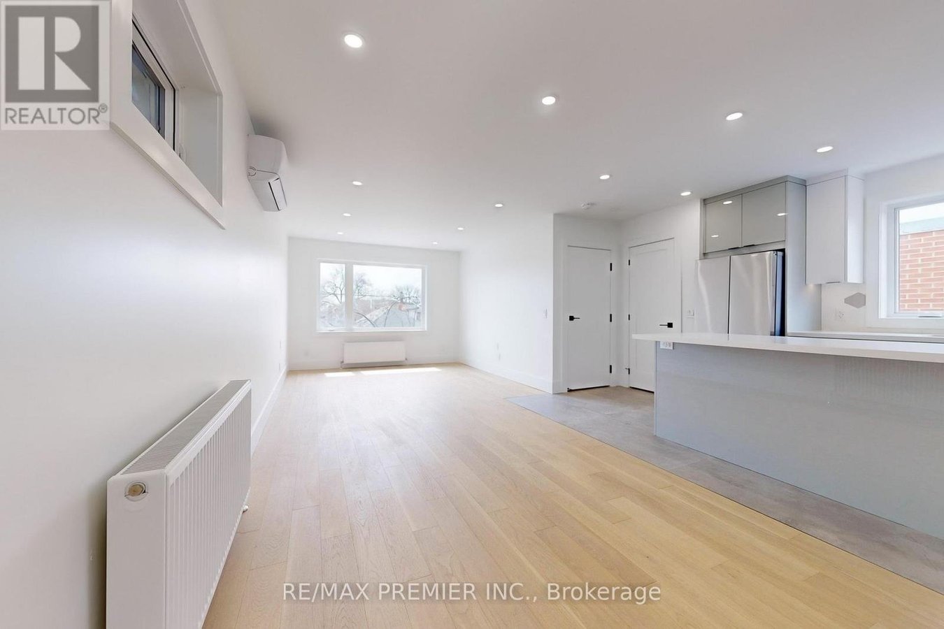 2 (UPPER) - 148 LAMBTON AVENUE - Photo 1