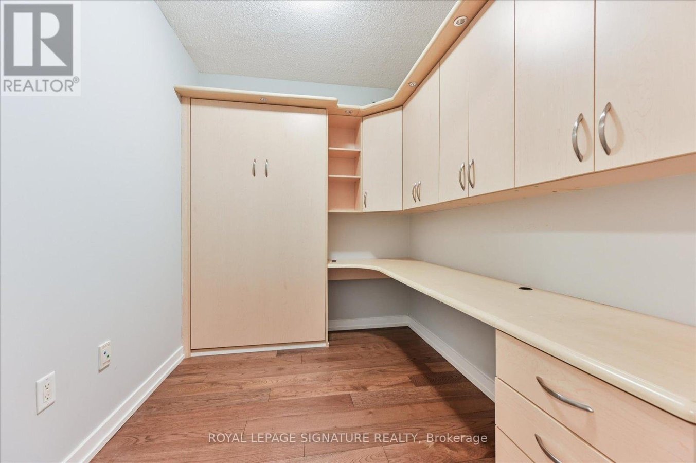1102 - 5 MARINER TERRACE - Photo 6