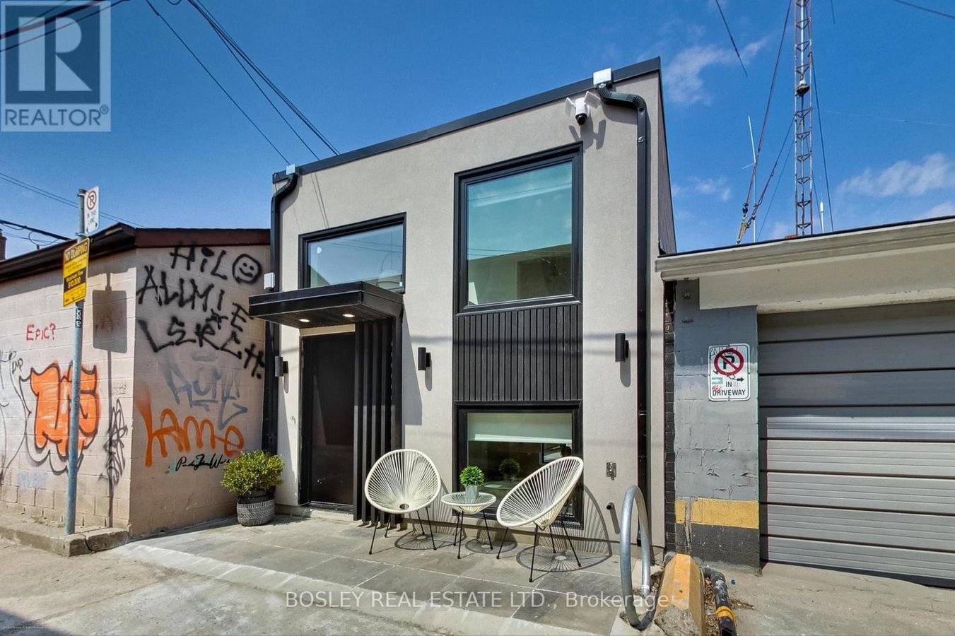 13R MANSFIELD AVENUE - Photo 2