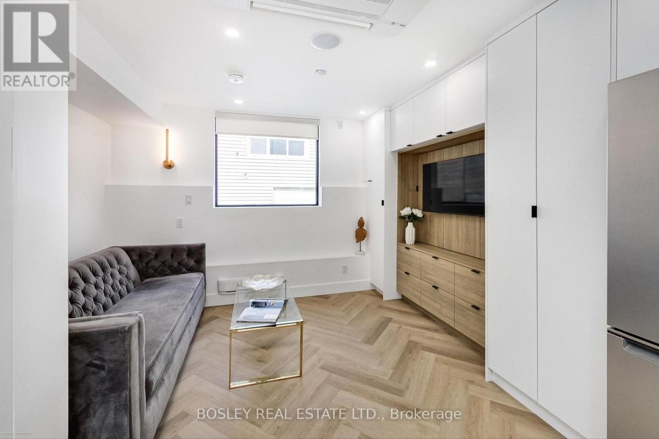 13R MANSFIELD AVENUE - Photo 6