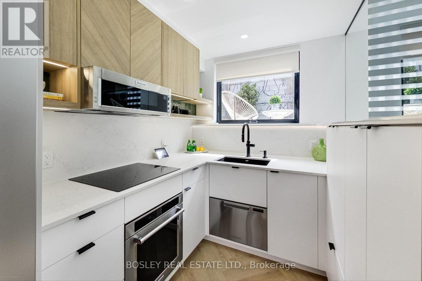 13R MANSFIELD AVENUE - Photo 8