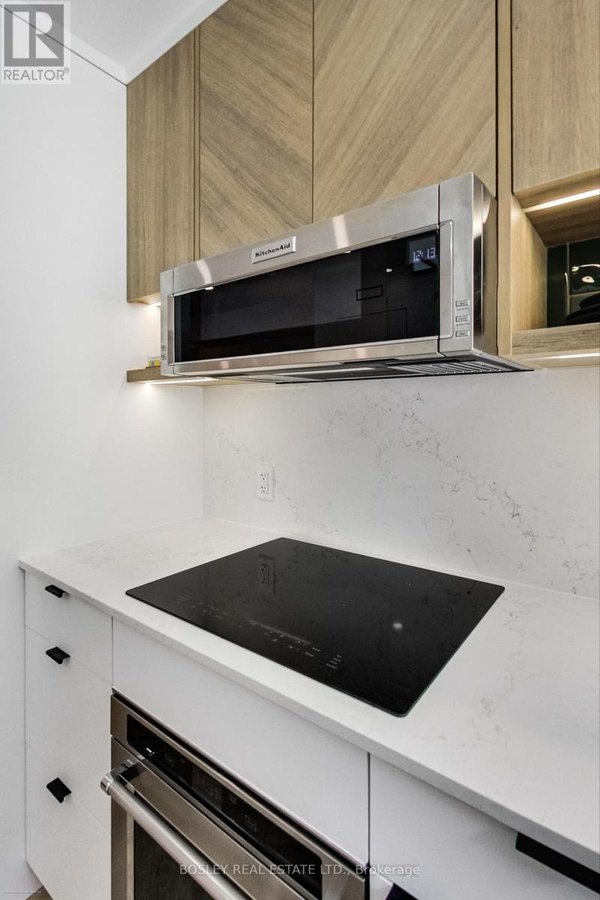 13R MANSFIELD AVENUE - Photo 9