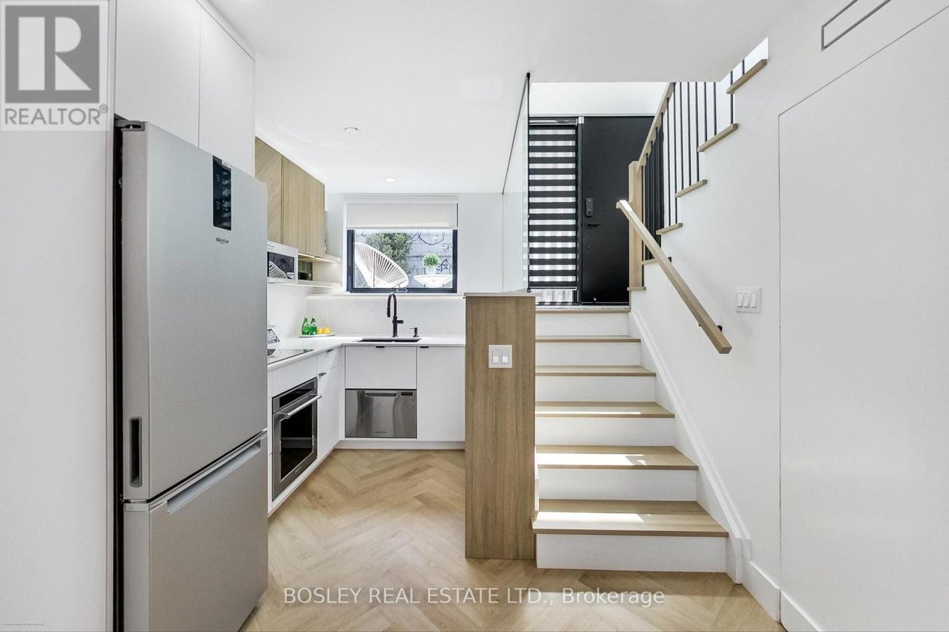 13R MANSFIELD AVENUE - Photo 11