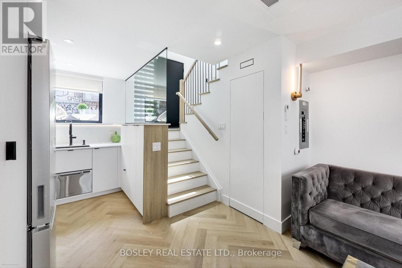 13R MANSFIELD AVENUE - Photo 13