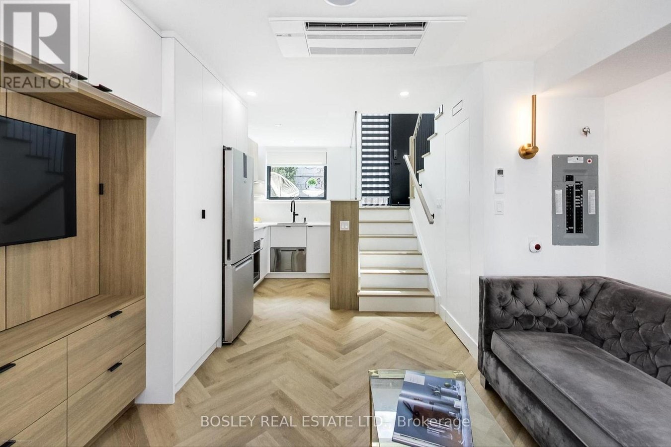 13R MANSFIELD AVENUE - Photo 14