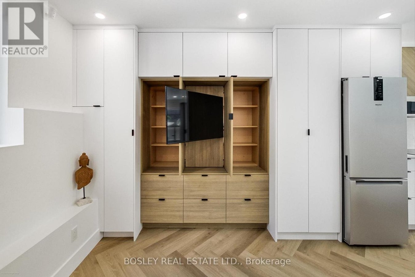 13R MANSFIELD AVENUE - Photo 16