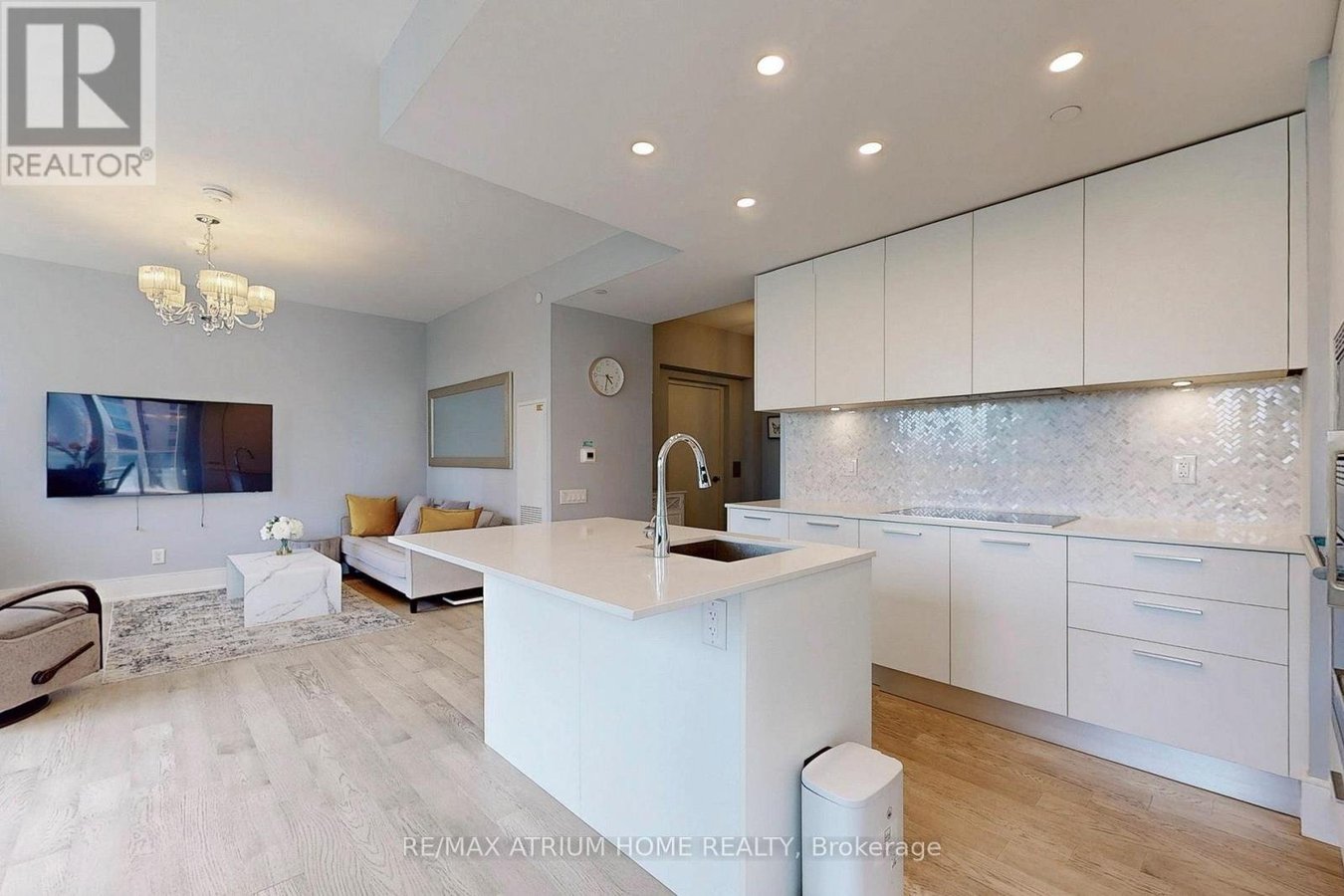 715 - 1 GLOUCESTER STREET - Photo 8