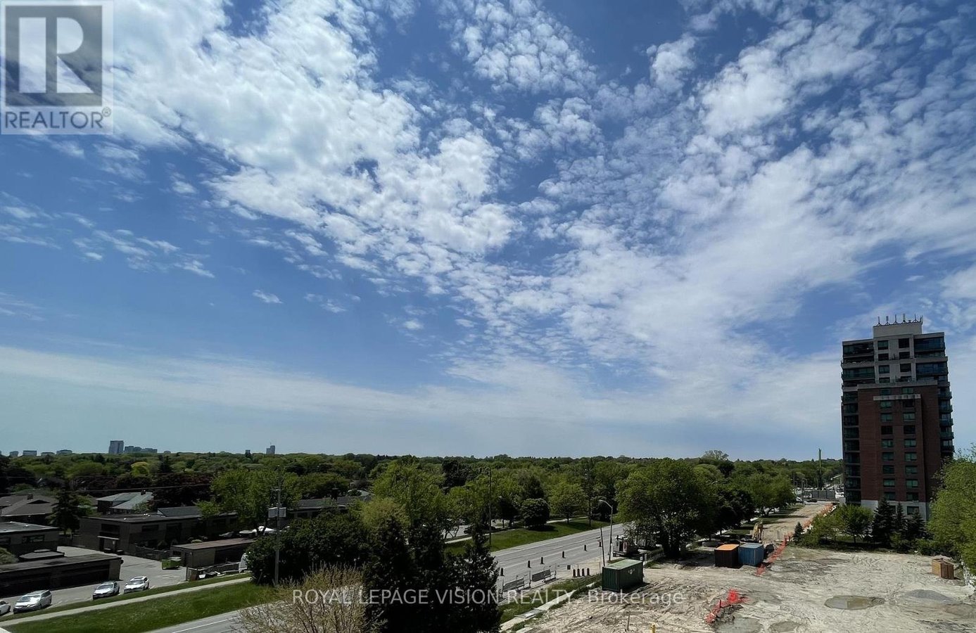 501 - 4010 EGLINTON AVENUE W - Photo 4