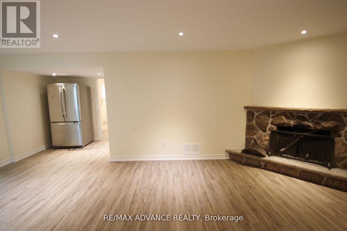 LOWER - 33 CARLUKE CRESCENT - Photo 6