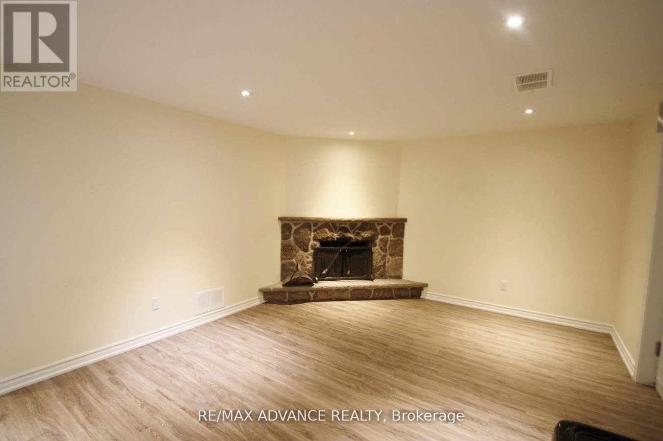 LOWER - 33 CARLUKE CRESCENT - Photo 7