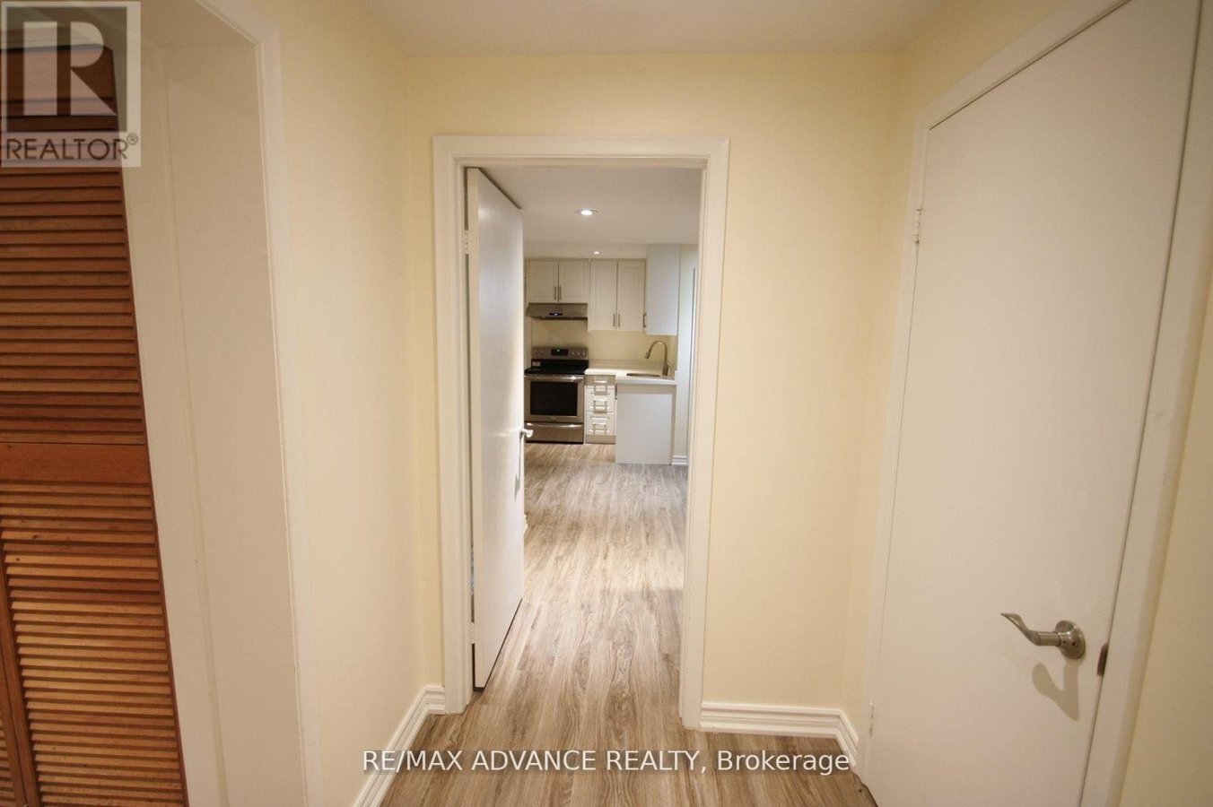 LOWER - 33 CARLUKE CRESCENT - Photo 10