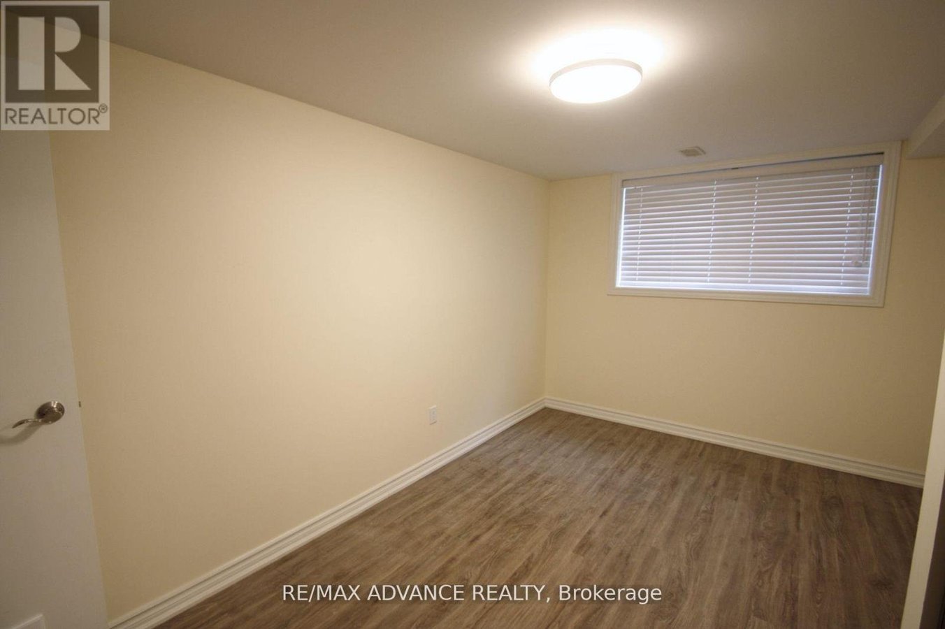 LOWER - 33 CARLUKE CRESCENT - Photo 13