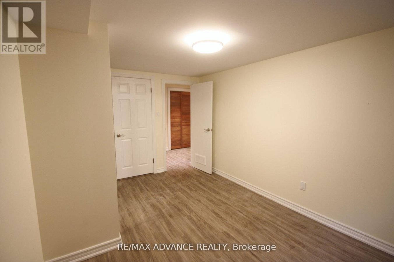 LOWER - 33 CARLUKE CRESCENT - Photo 14