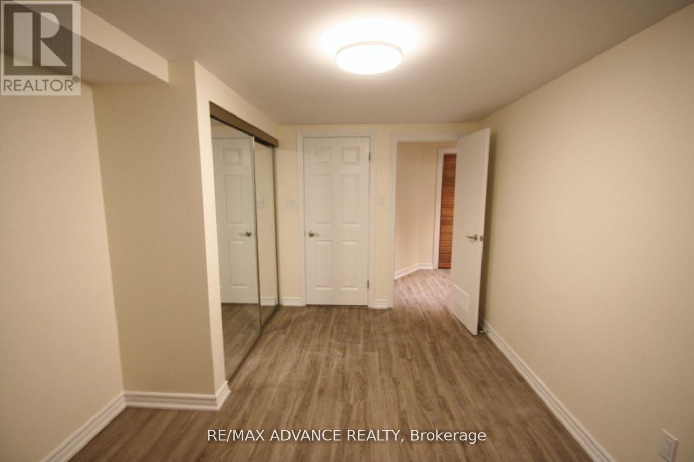 LOWER - 33 CARLUKE CRESCENT - Photo 15