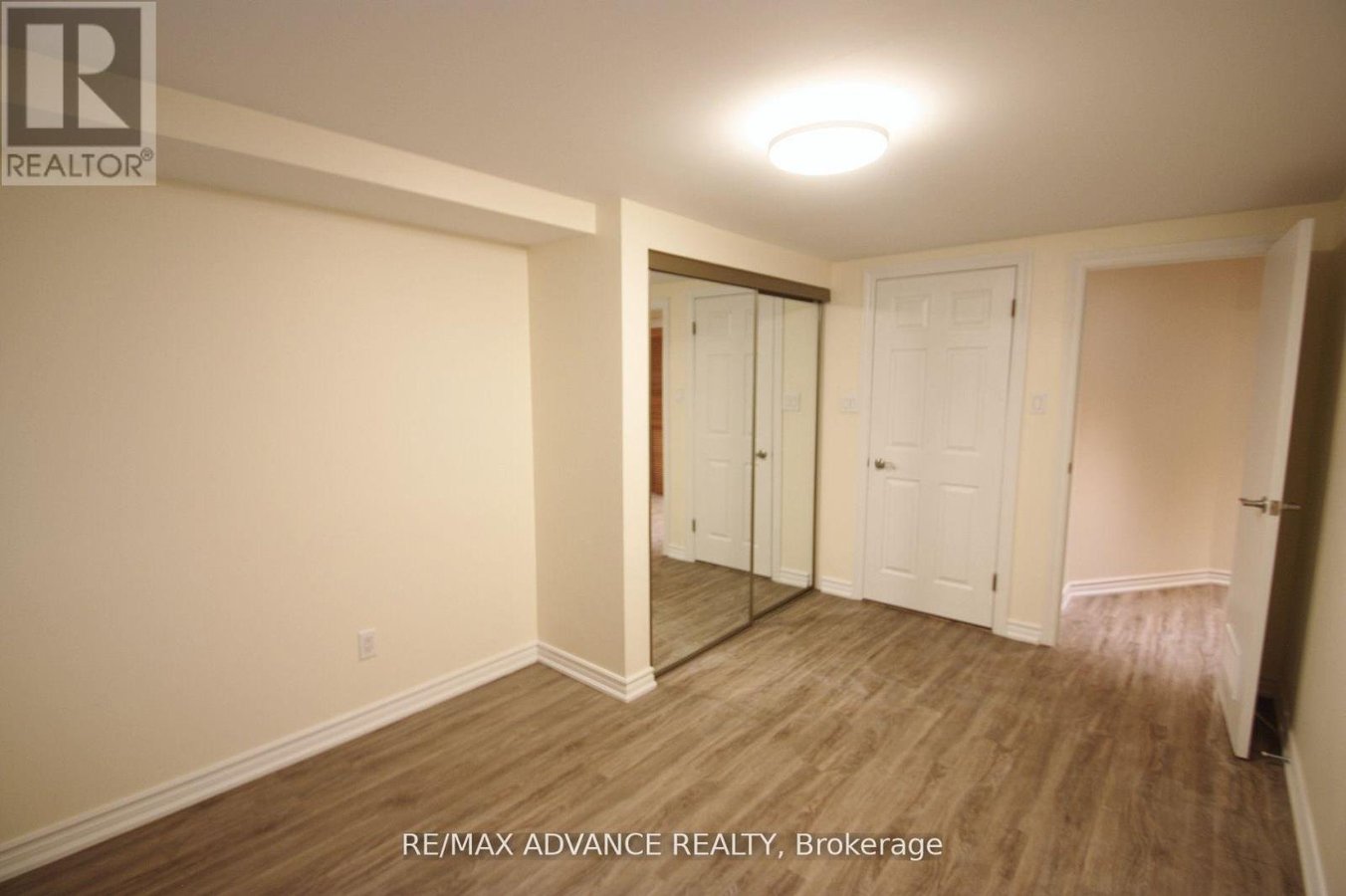 LOWER - 33 CARLUKE CRESCENT - Photo 16