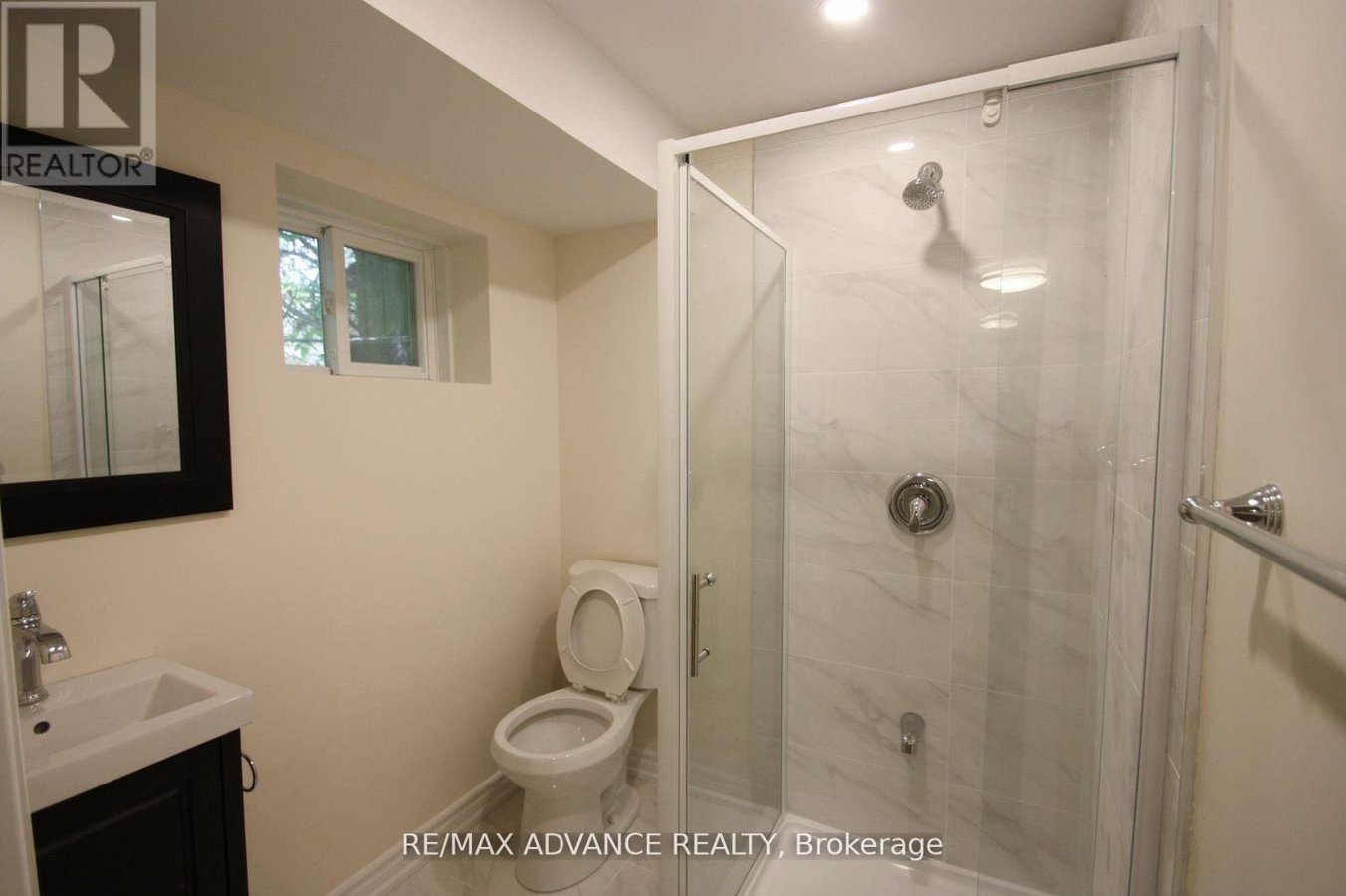 LOWER - 33 CARLUKE CRESCENT - Photo 17