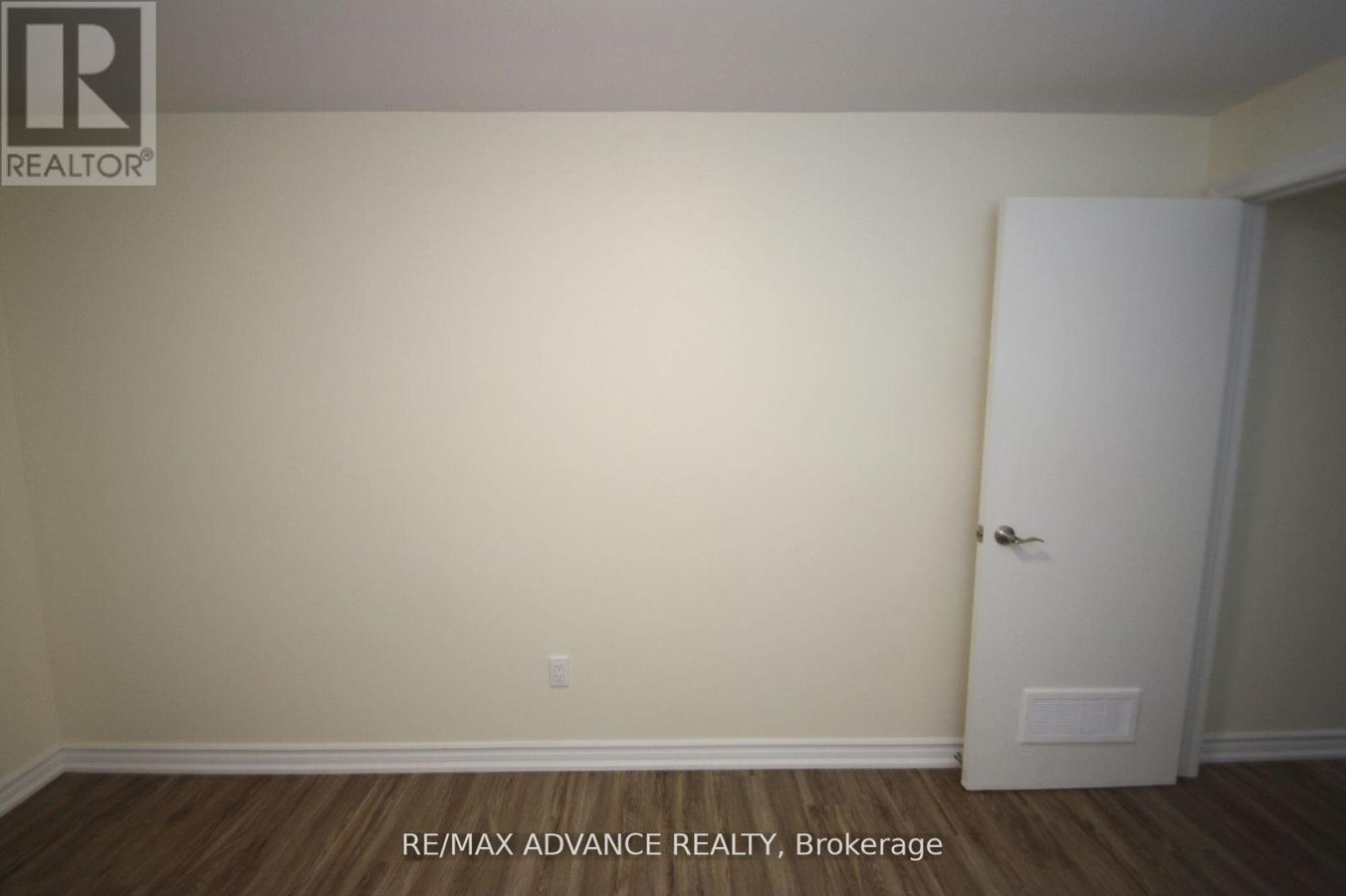 LOWER - 33 CARLUKE CRESCENT - Photo 19