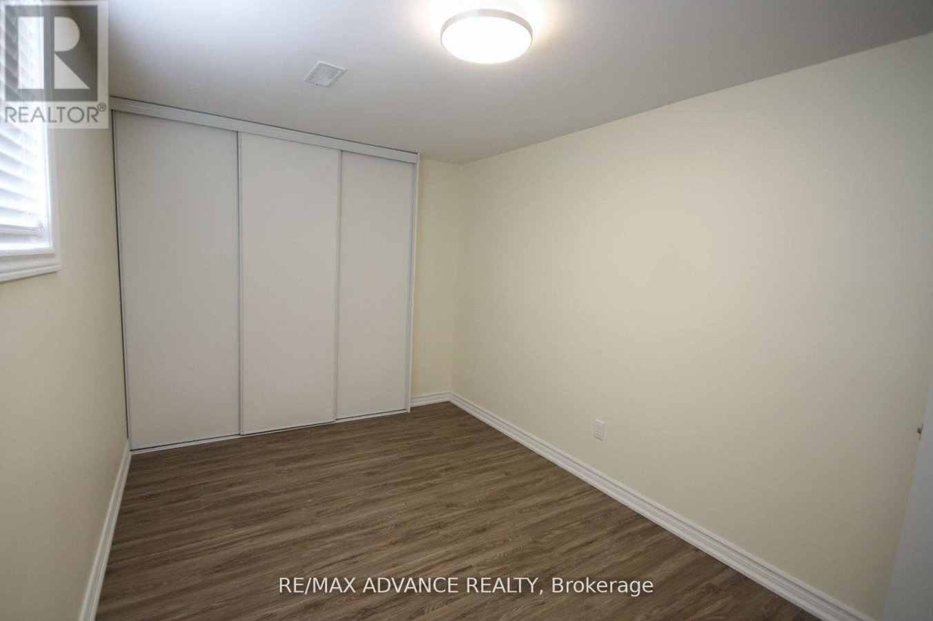 LOWER - 33 CARLUKE CRESCENT - Photo 21