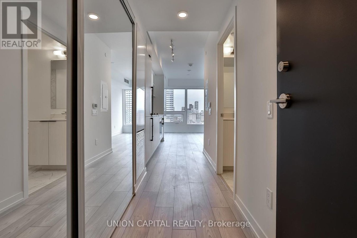 2910 - 82 DALHOUSIE STREET - Photo 1