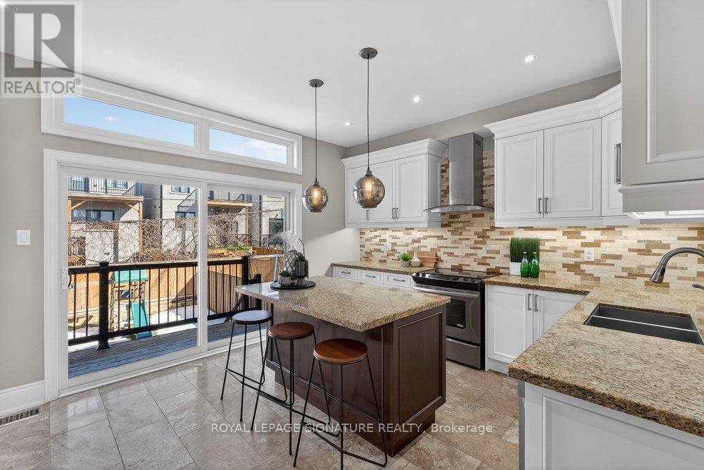 UPPER - 61B BEXHILL AVENUE - Photo 13