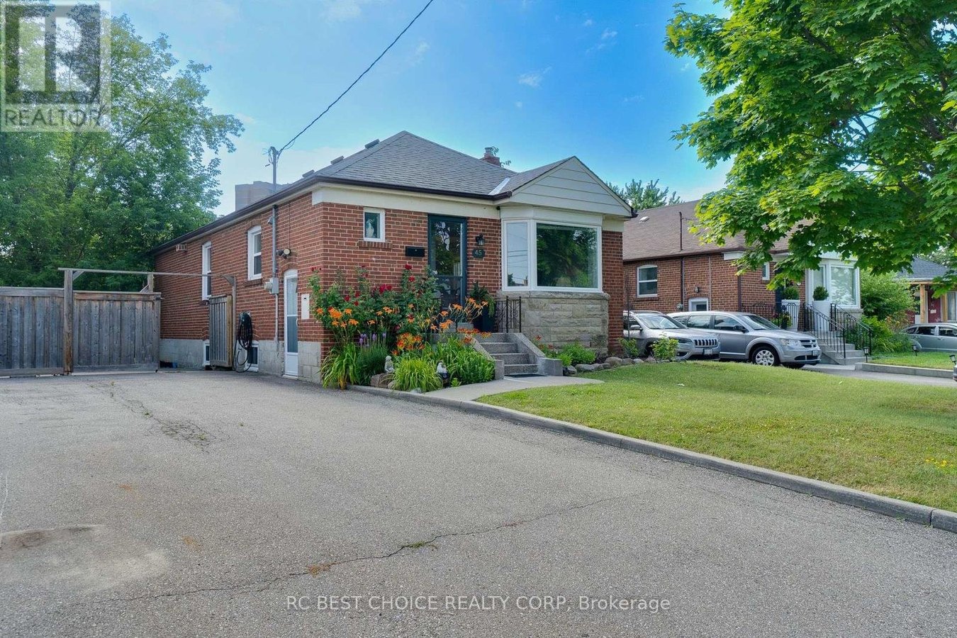 MAIN - 45 MAYALL AVENUE - Photo 3