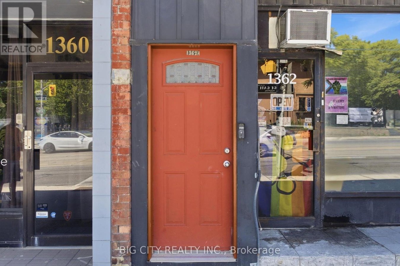 UPPER - 1362 BATHURST STREET - Photo 5