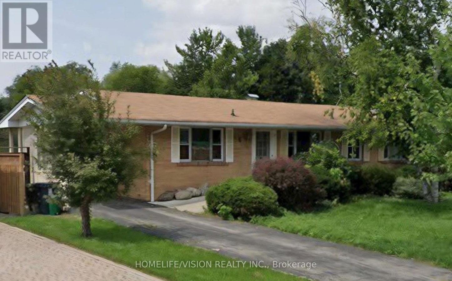 6 BRENHAM CRESCENT - Photo 1