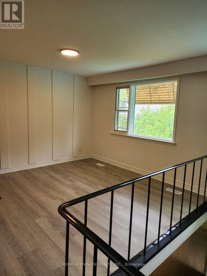 6 BRENHAM CRESCENT - Photo 4