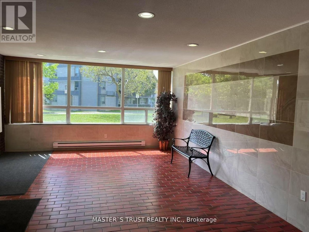 903 - 3420 EGLINTON AVENUE E - Photo 3