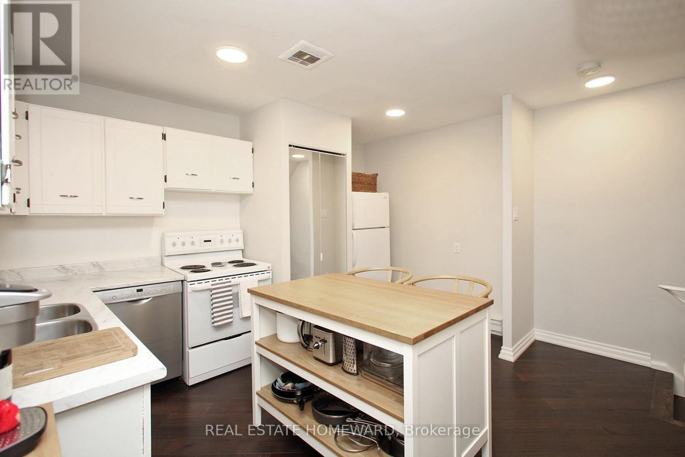 12 - 50 BATTENBERG AVENUE - Photo 10