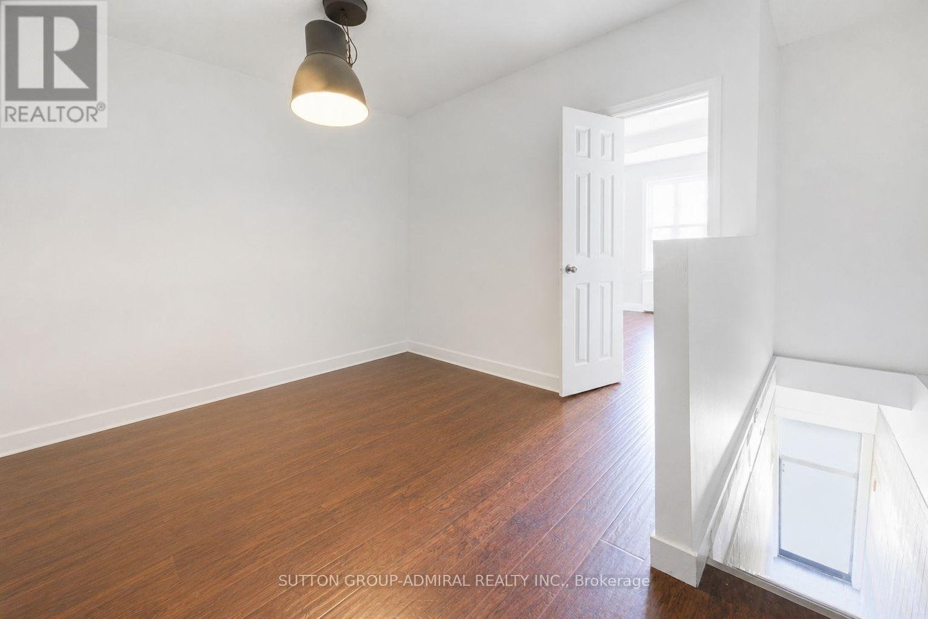 193 1/2 BALDWIN STREET - Photo 2