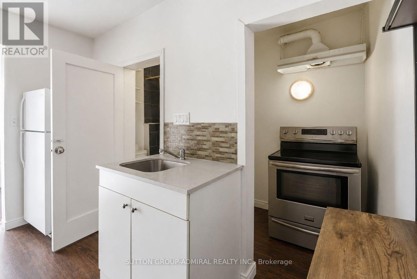 193 1/2 BALDWIN STREET - Photo 8