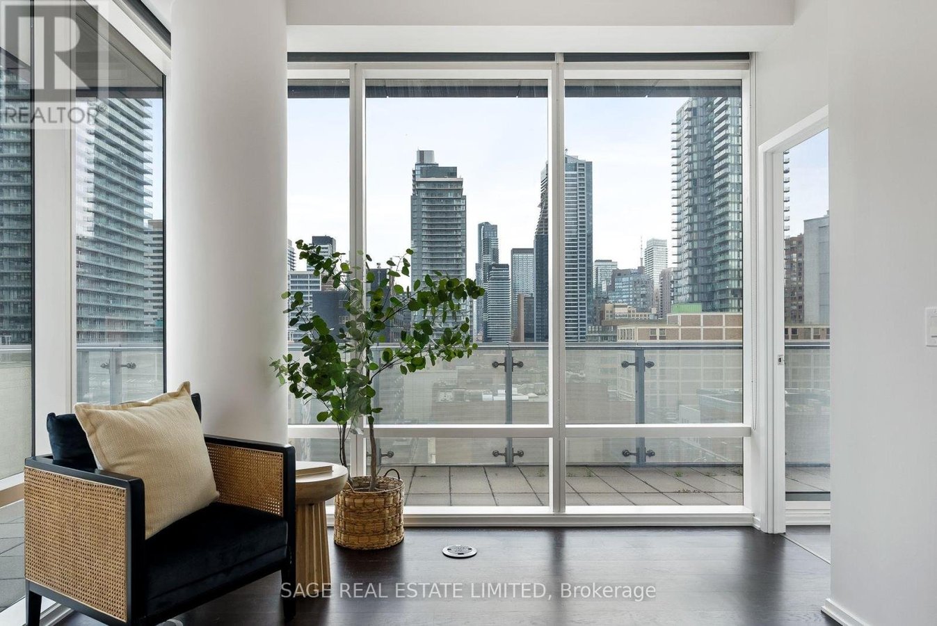 510 - 1 BLOOR STREET E - Photo 5