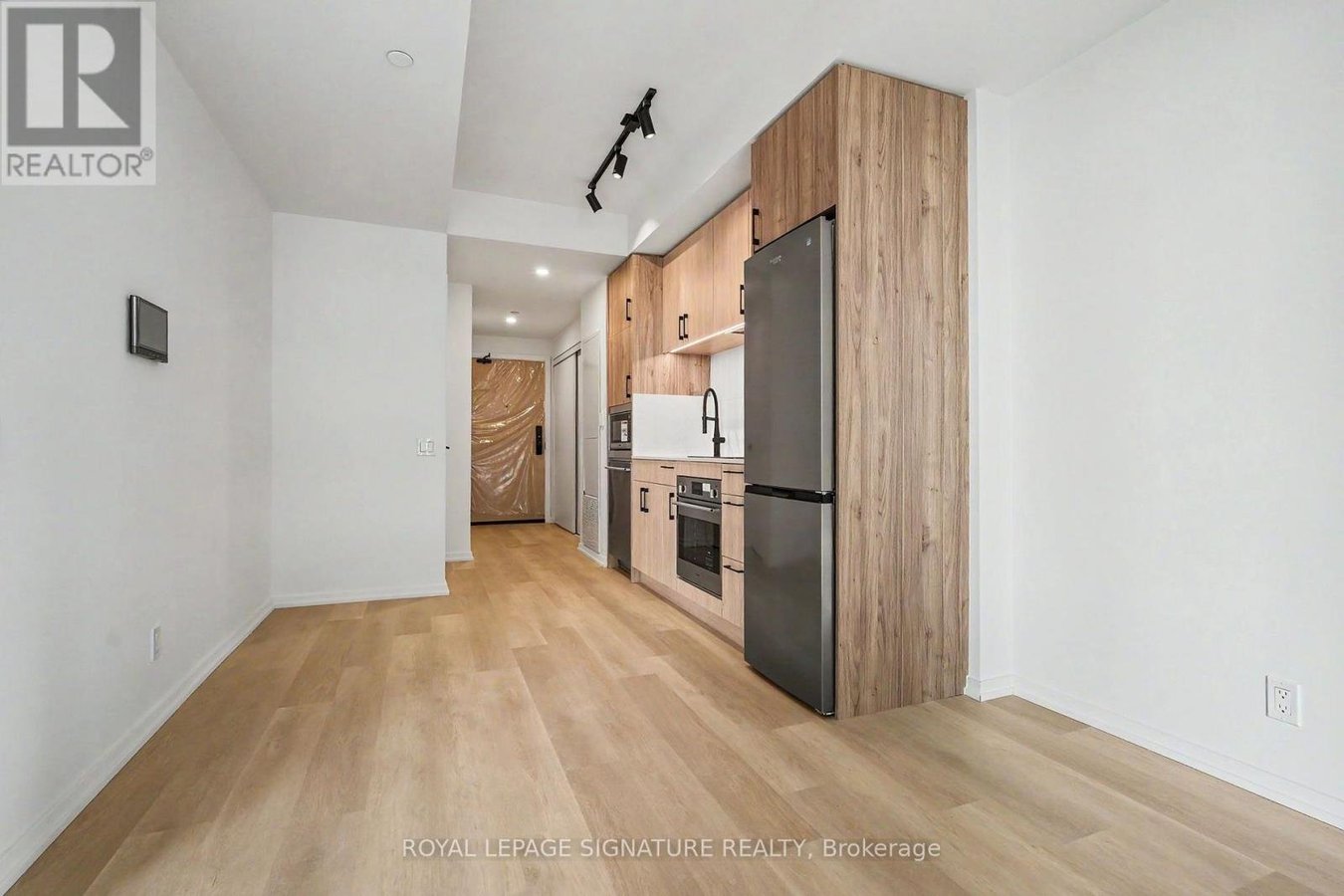 1111 - 109 ERSKINE AVENUE - Photo 12