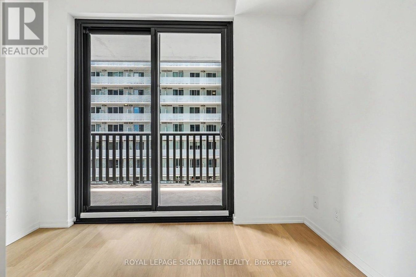 1111 - 109 ERSKINE AVENUE - Photo 20