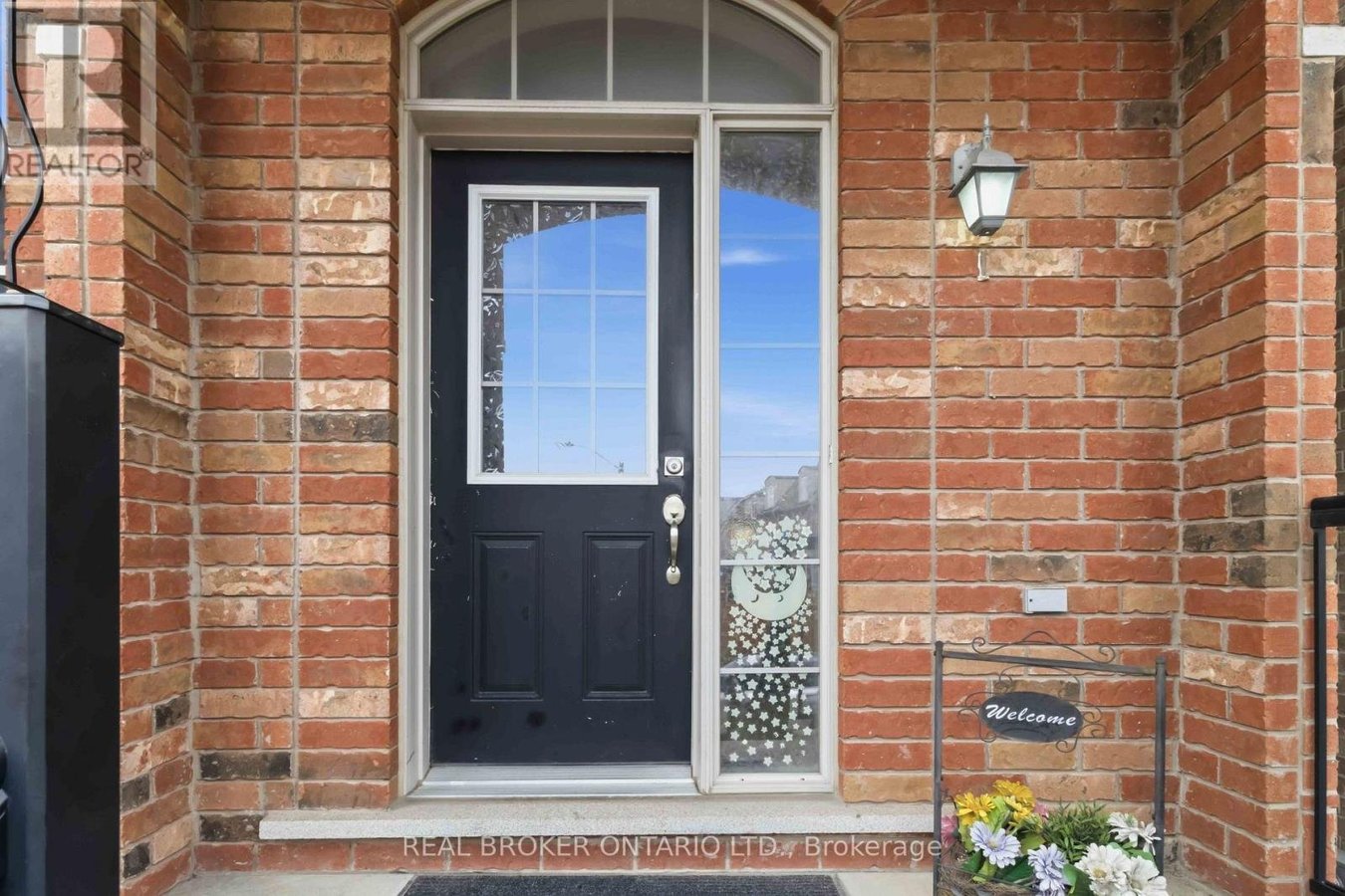 MAIN - 27 MCCARTNEY STREET - Photo 2