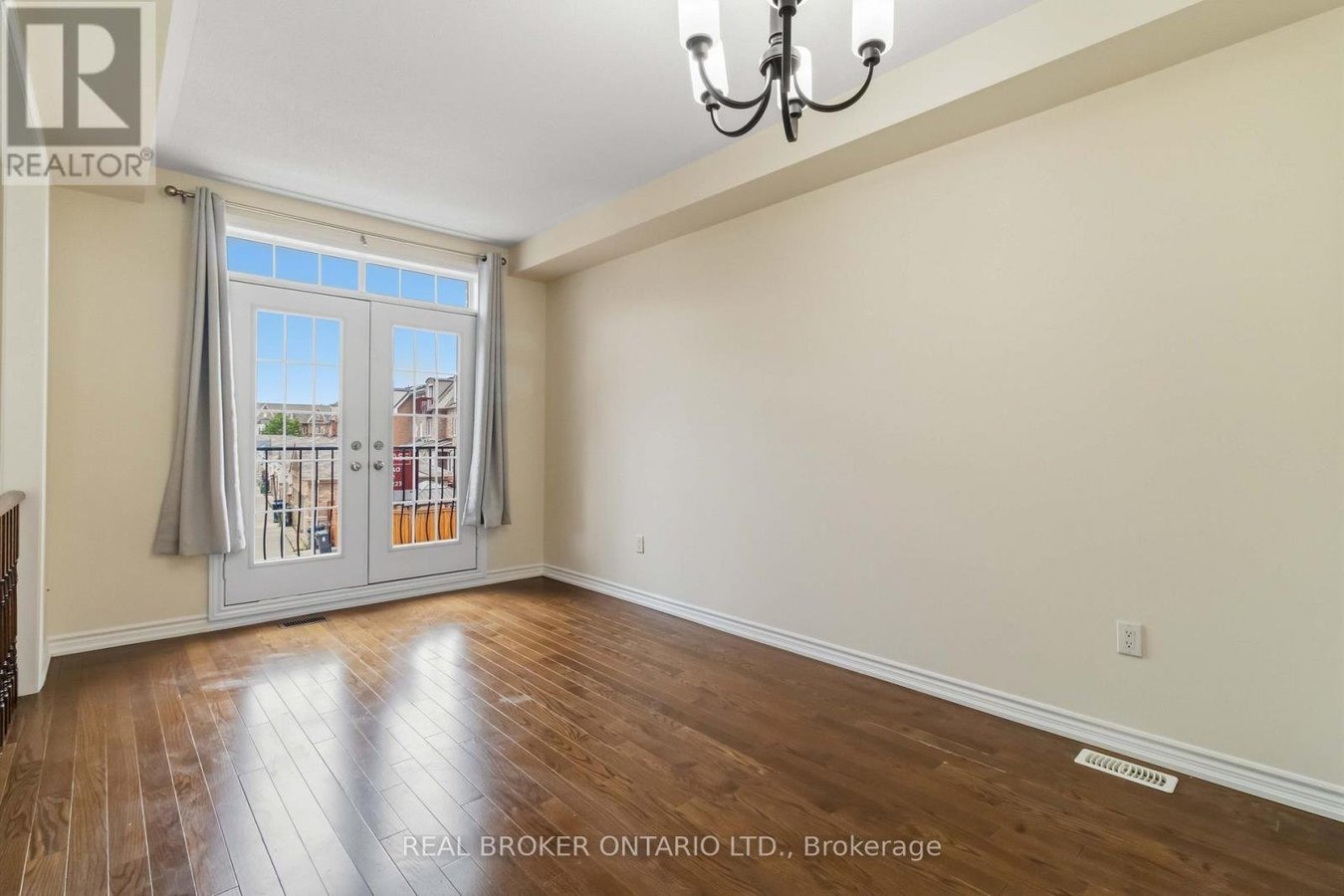MAIN - 27 MCCARTNEY STREET - Photo 5