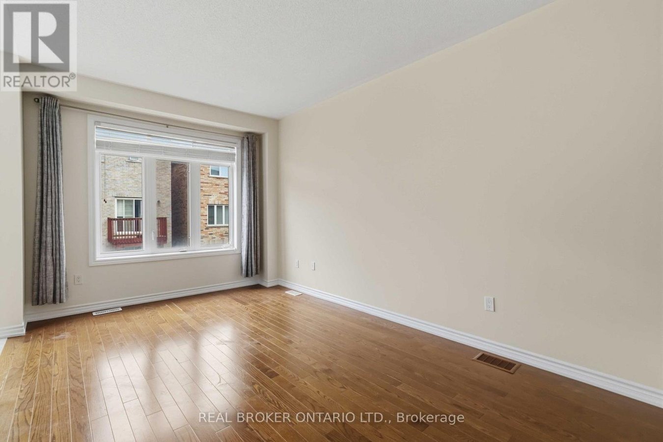 MAIN - 27 MCCARTNEY STREET - Photo 9
