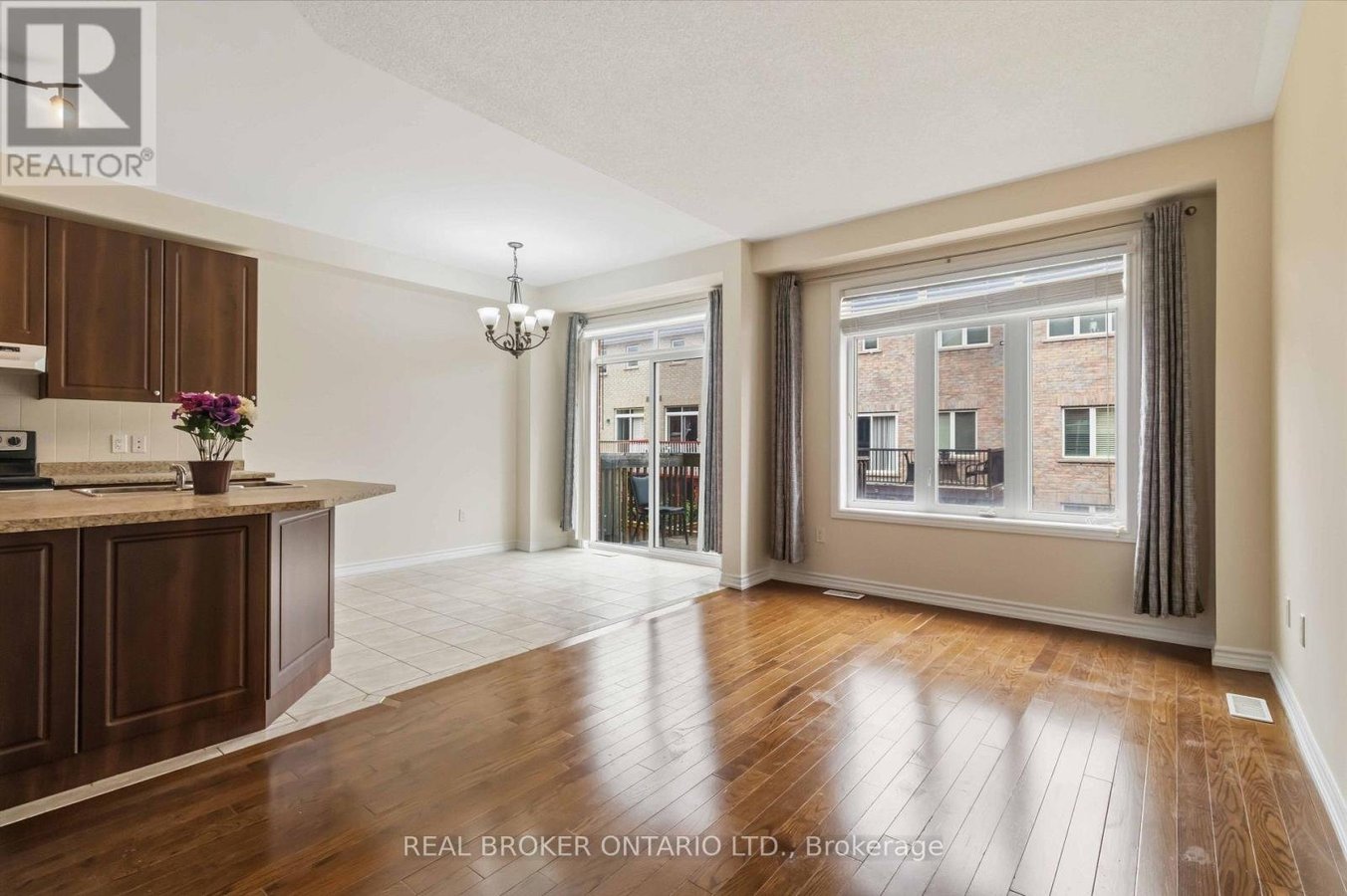 MAIN - 27 MCCARTNEY STREET - Photo 10