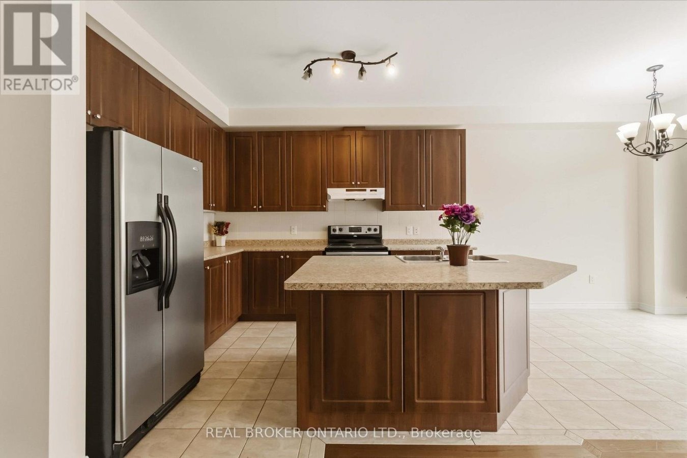 MAIN - 27 MCCARTNEY STREET - Photo 11